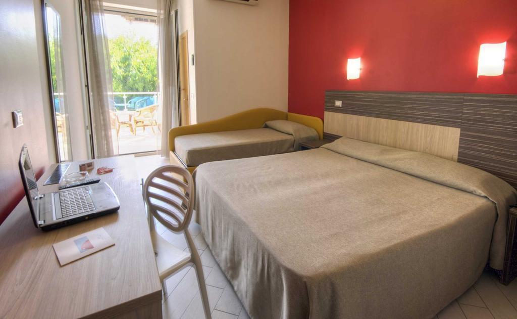 Hotel Sydney San Benedetto del Tronto Room photo